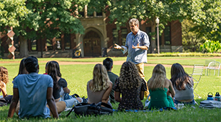  Vanderbilt University, US - Academics - class outside